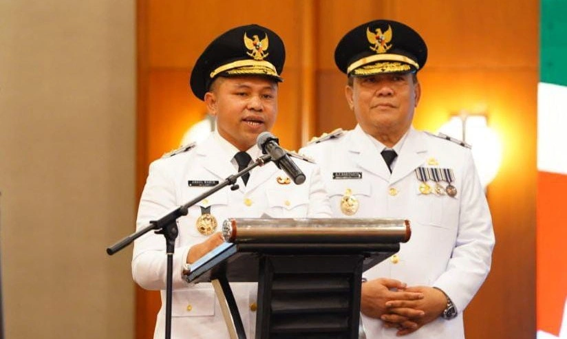 Gubernur Riau Abdul Wahid (kiri) dan Wagub Riau SF Hariyanto usai dilantik Presiden Prabowo Subianto. [Dok. Pemprov Riau]